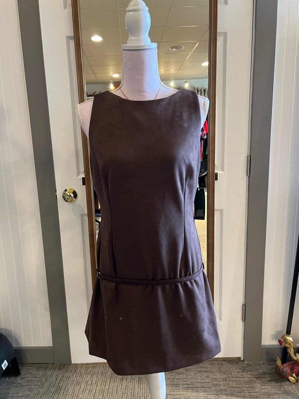 Classic Sleeveless Brown Shift Dress